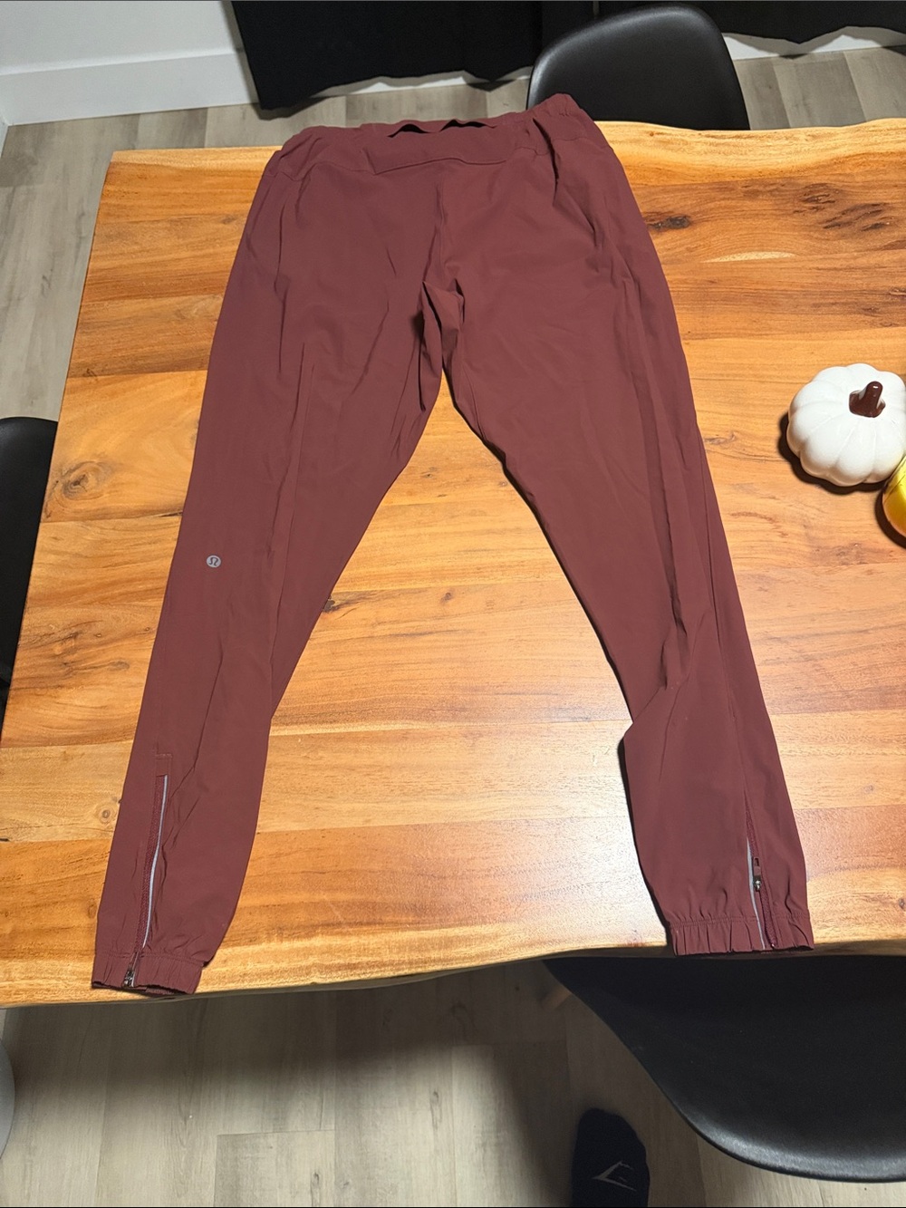 Mens Lululemon Surge Jogger - Picture 2 of 2